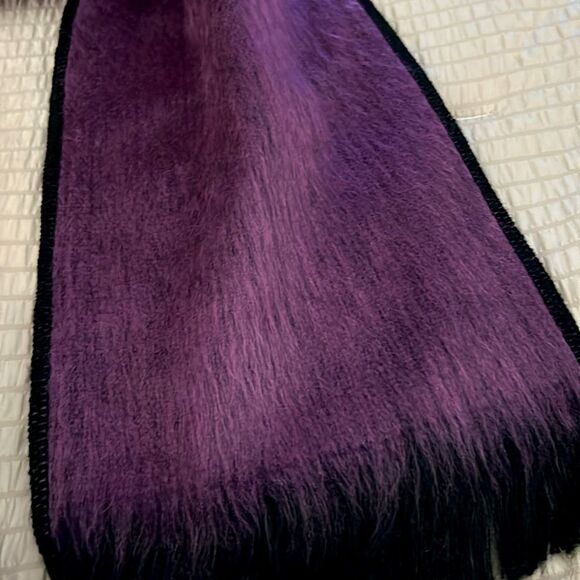 Beautiful alpaca scarf still purple with black trim from Ecuador so soft a… - Picture 8 of 8